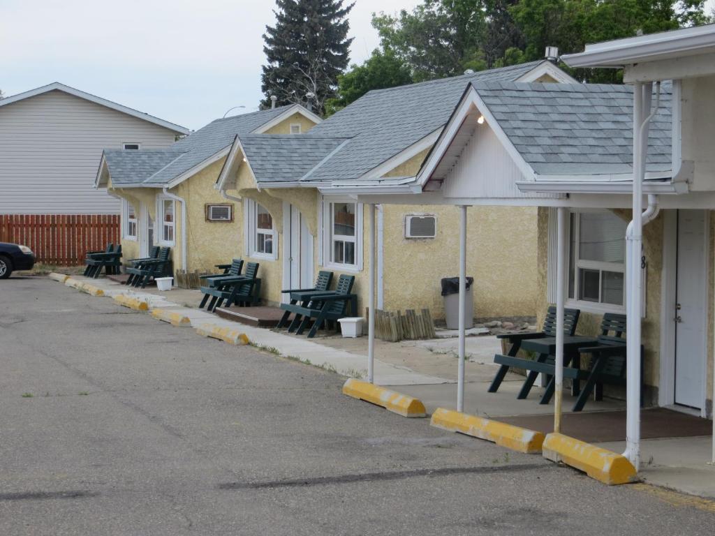 Fort Motel Fort Macleod Exterior photo